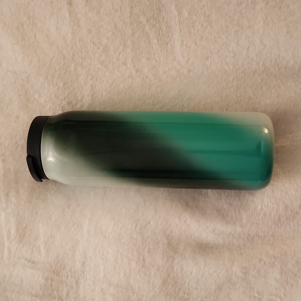 Starbucks 2022 Green & White Ombre 20 oz Stainless Steel Tumbler Insulated New